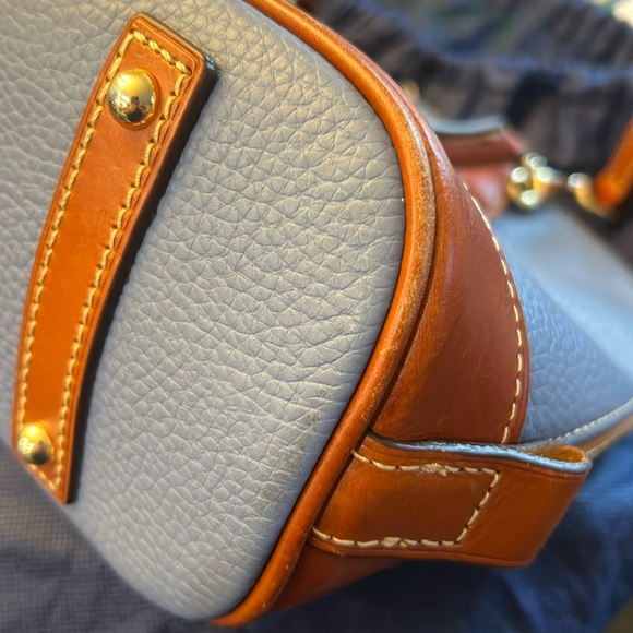 Dooney & Bourke, Pebble Grain Leather Zip Zip Satchel, never used blue - Picture 14 of 16